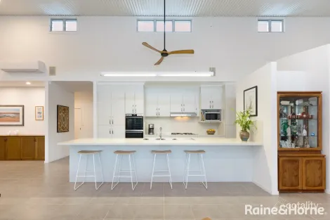 Property photo of 136-138 Gifford Street Horseshoe Bay QLD 4819