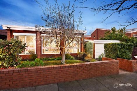 2a Bickhams Ct, St Kilda East, VIC 3183