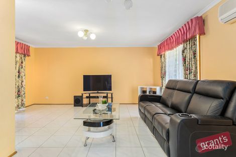 Property photo of 23 Heyington Circle Narre Warren VIC 3805