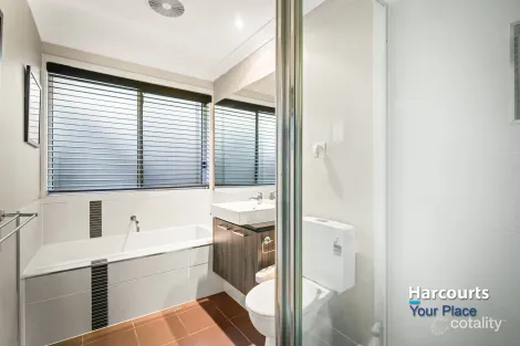 Property photo of 6 Dunlop Avenue Ropes Crossing NSW 2760
