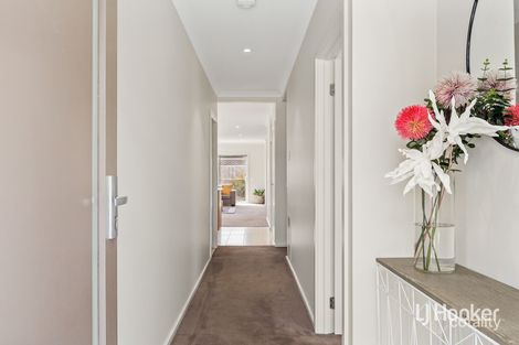 Property photo of 9 Walgett Street Point Cook VIC 3030