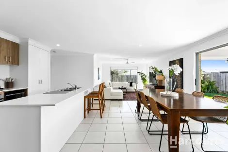 Property photo of 21 O'Connell Parade Urraween QLD 4655