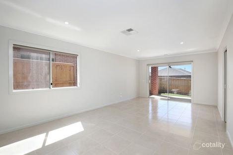 Property photo of 13 Bishopsgate Avenue Tarneit VIC 3029