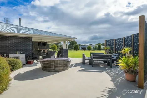 Property photo of 19 Koraleigh View Nicholson VIC 3882