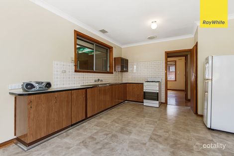 Property photo of 51 Chedgey Drive St Albans VIC 3021