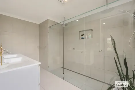 Property photo of 2 Masthead Place Hidden Valley QLD 4703