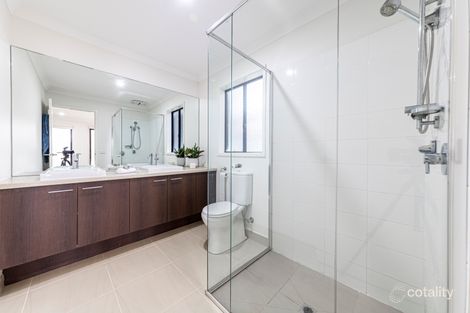 Property photo of 69 Eltham Parade Manor Lakes VIC 3024