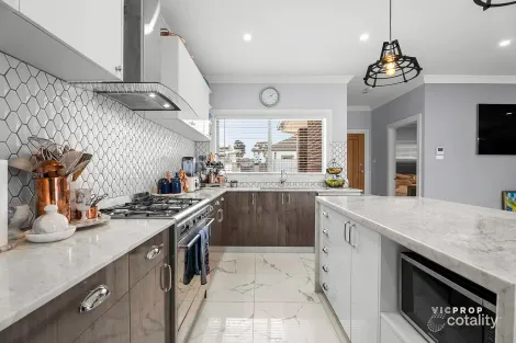 Property photo of 2/64 Ivanhoe Avenue St Albans VIC 3021