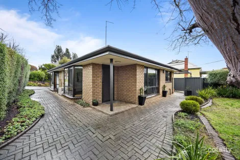Property photo of 1/244 York Street Ballarat East VIC 3350