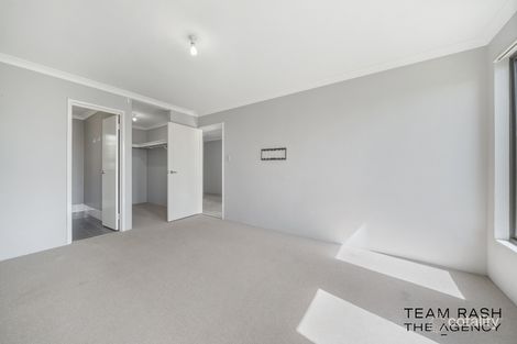 Property photo of 13 Featherleaf Elbow Banksia Grove WA 6031