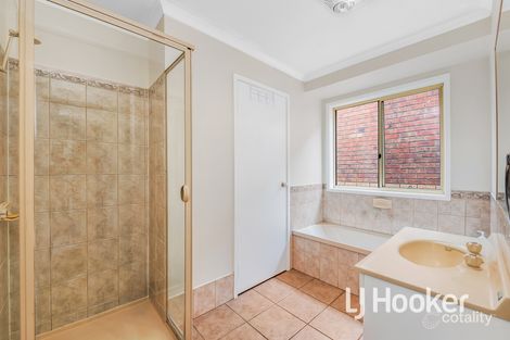 Property photo of 31 Amberly Park Drive Narre Warren South VIC 3805