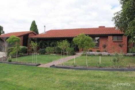 2 Mannara Rd, Fairview Park, SA 5126