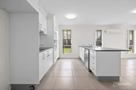 Property photo of 7 Lacewing Street Rosewood QLD 4340