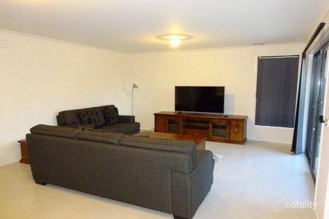 Property photo of 16 Brentwick Drive Craigieburn VIC 3064