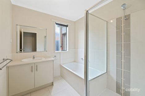 Property photo of 2/33 Oak Avenue Longwarry VIC 3816