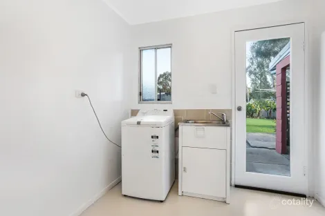 Property photo of 8 Lund Street Avondale QLD 4670