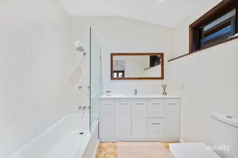 Property photo of 43 The Esplanade Coombabah QLD 4216