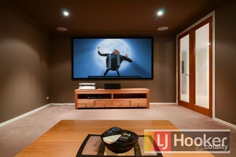 Property photo of 9 Charmouth Place Narre Warren South VIC 3805