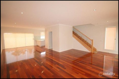 Property photo of 3/9 Templewood Crescent Avondale Heights VIC 3034