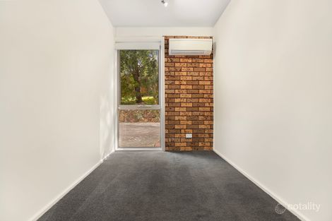 Property photo of 16 Carinya Road Greensborough VIC 3088