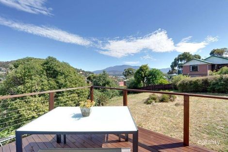 Property photo of 10 Cedar Street Lindisfarne TAS 7015