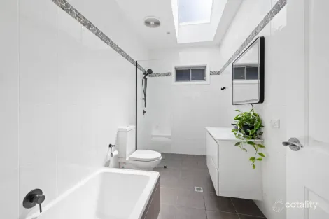 Property photo of 56 Innes Road Manly Vale NSW 2093