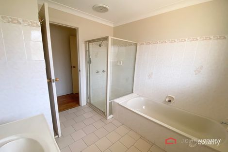 Property photo of 1/76 Dalman Parkway Glenfield Park NSW 2650