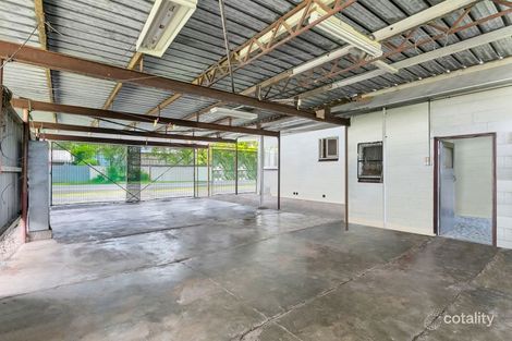303-305 Pease St, Edge Hill, QLD 4870