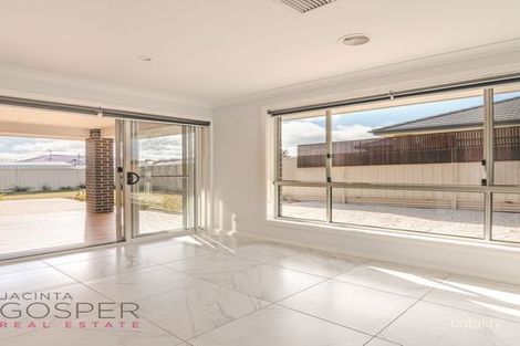 Property photo of 22 Molloy Drive Orange NSW 2800