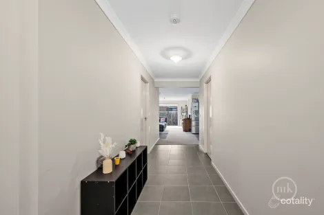 Property photo of 13 Persimmon Way Doreen VIC 3754