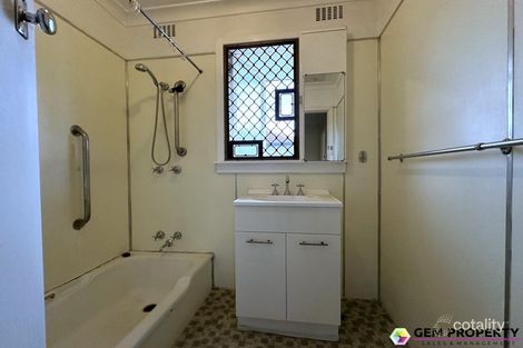 Property photo of 33 Beacham Crescent Medina WA 6167