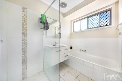 Property photo of 1/190 Whiting Street Labrador QLD 4215