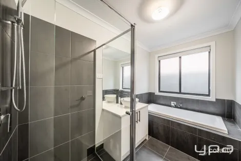Property photo of 49 Candy Road Greenvale VIC 3059