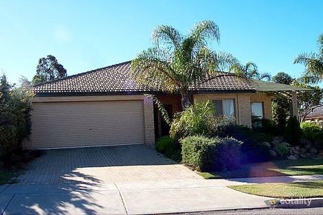 8 Robertson Rd, Kardinya, WA 6163