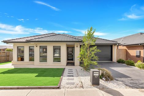 Property photo of 17 Loganberry Road Manor Lakes VIC 3024
