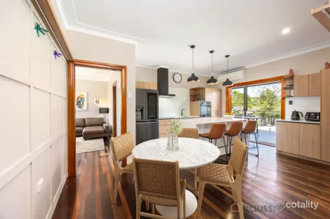 Property photo of 80 Englefield Road Oxley QLD 4075