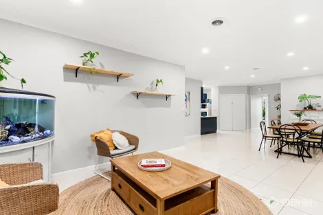Property photo of 33 Oriole Drive Werribee VIC 3030