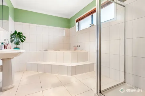 Property photo of 33 Oriole Drive Werribee VIC 3030
