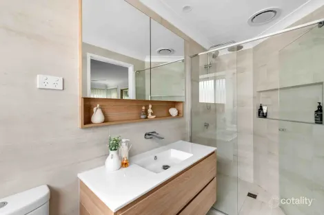 Property photo of 5 Hawk Place Shellharbour NSW 2529
