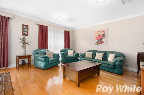 Property photo of 18 Donday Court Pakenham VIC 3810