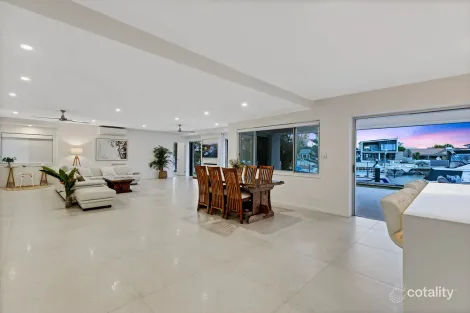 Property photo of 8 Island Court Minyama QLD 4575