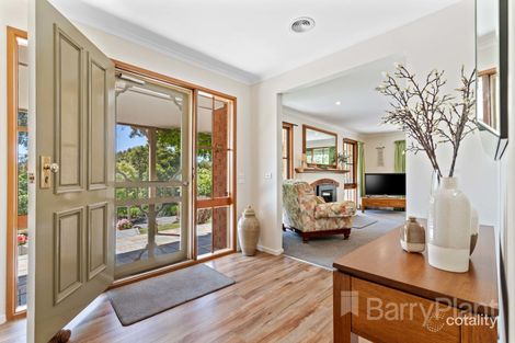 Property photo of 8 Woodside Court Ballarat North VIC 3350