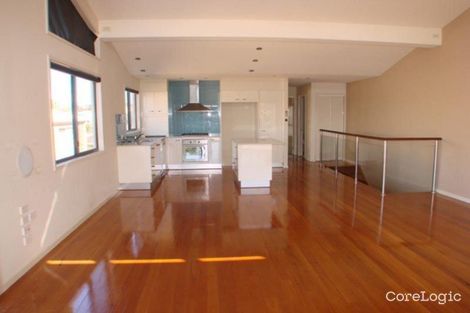 Property photo of 1/6 Nankeen Avenue Paradise Point QLD 4216