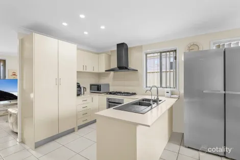 Property photo of 6 Leafy Grove Plumpton NSW 2761