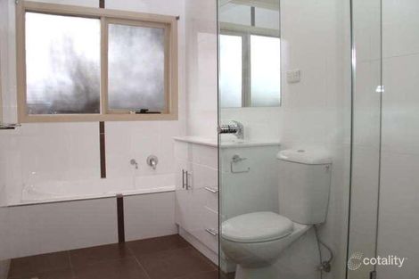 2/13 Kambrook Rd, Caulfield North, VIC 3161