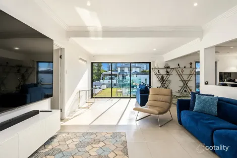 Property photo of 6 Coral Gables Key Broadbeach Waters QLD 4218
