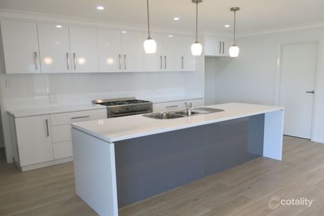 Property photo of 35 Barton Avenue Lloyd NSW 2650