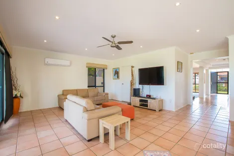 Property photo of 31 Glenwater Crescent Helensvale QLD 4212