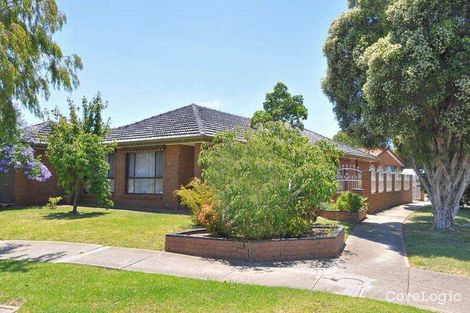 Property photo of 32 Wanaka Drive Taylors Lakes VIC 3038