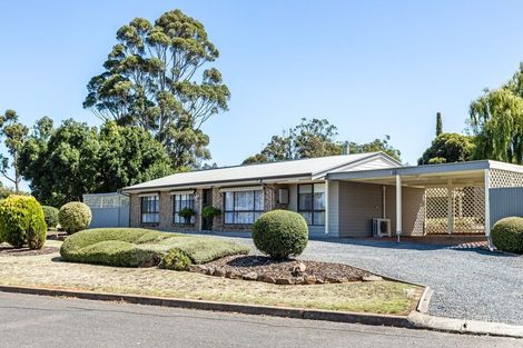 5 Lewis Ave, Mount Barker, SA 5251